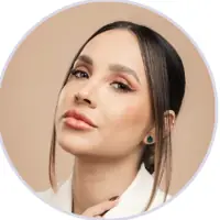 Dra. Daniela Claudino